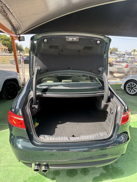 Jaguar XF 20d Prestige verde 2016