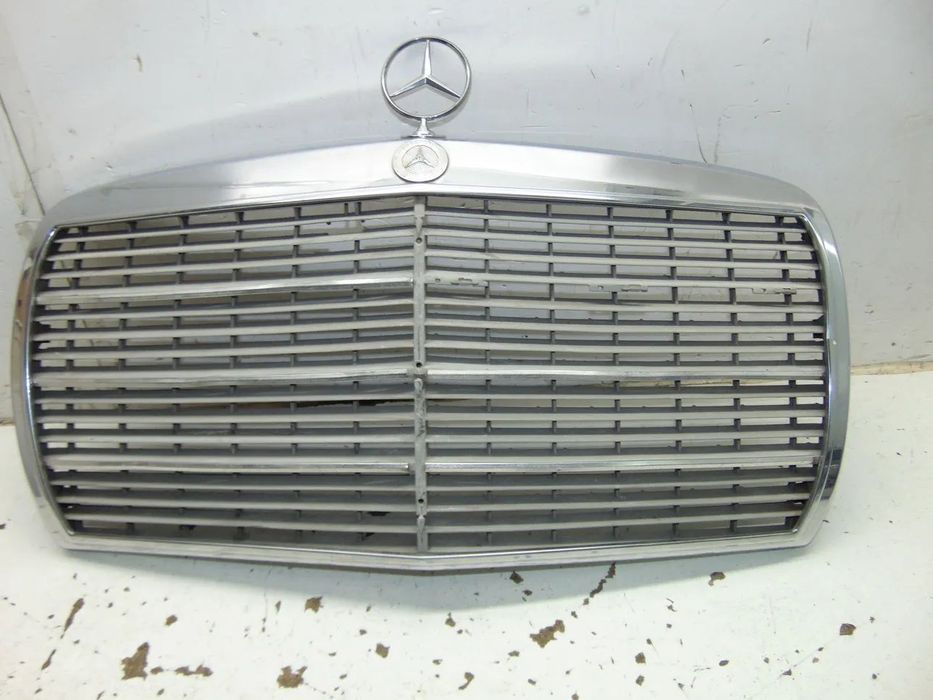 Mercedes W123 grelha