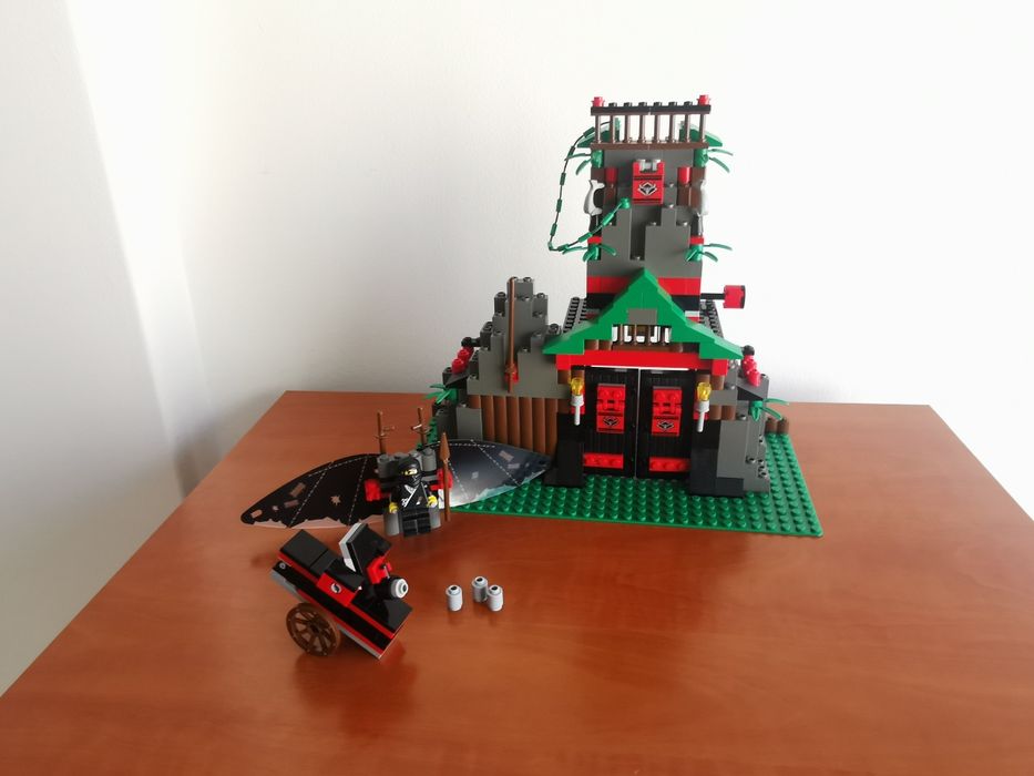 Lego 6088 Robber's Retreat