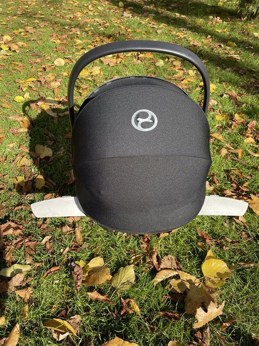 Автокрісло Cybex Aton M