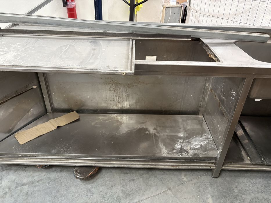 Bancada em inox com lava loiça