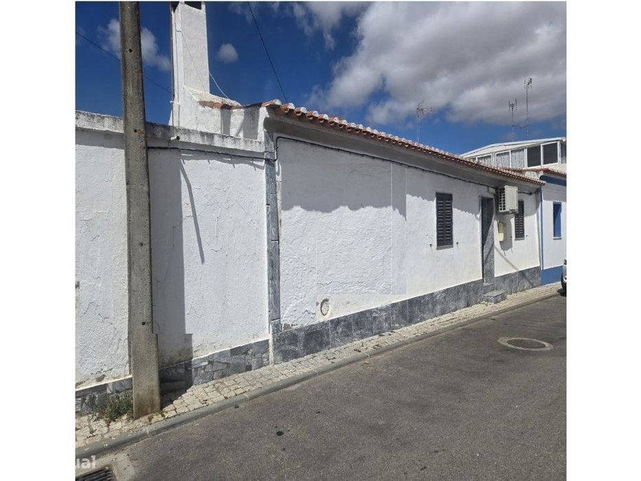 Moradia T2 com Quintal entre Reguengos de Monsaraz e a Praia Fluvia...