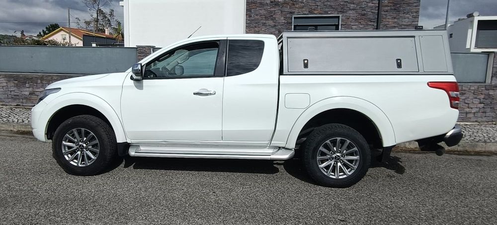 Mitsubishi L200 2.4 DI-D CD Instyle Sportw.Strakar 4WD