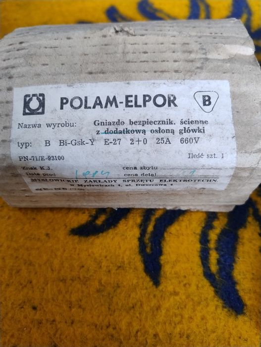 Gniazdo bezpiecznikowej ścienne loft