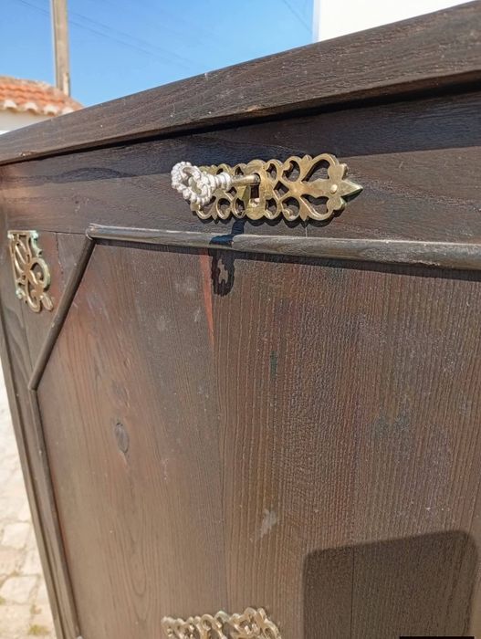 Móvel bar em madeira