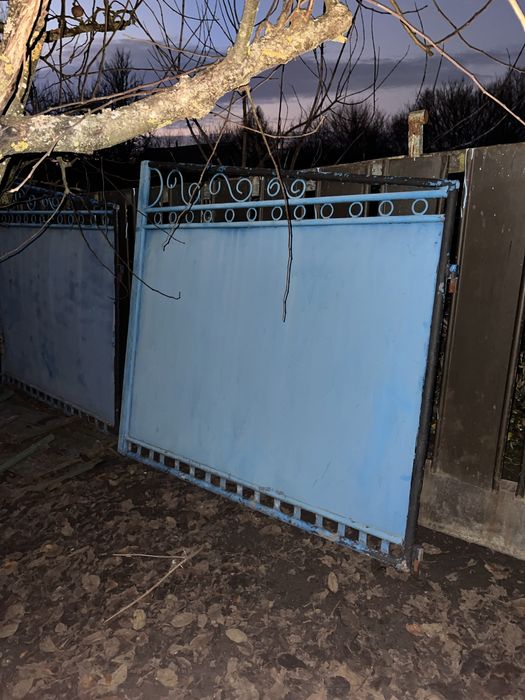 Продам ворота із завісами