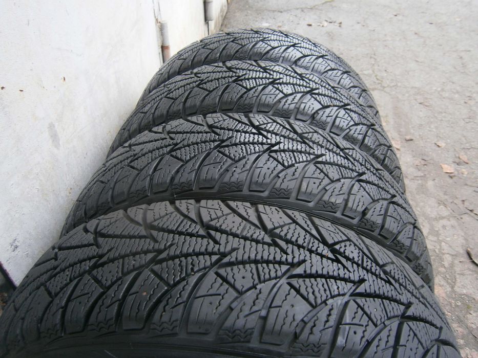 Зимняя 175/70R14 84T ROSAYA Цена за 4 шт. 3600 гр.