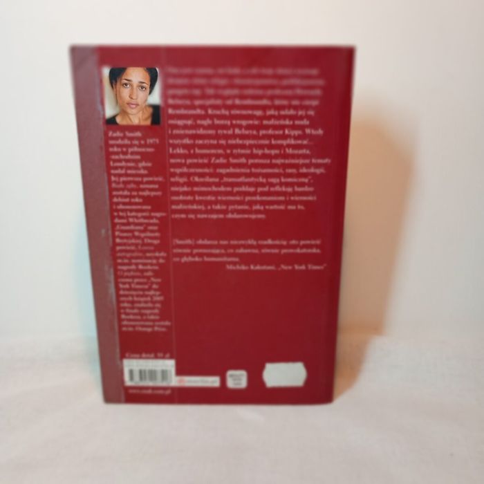 O pięknie. Zadie Smith