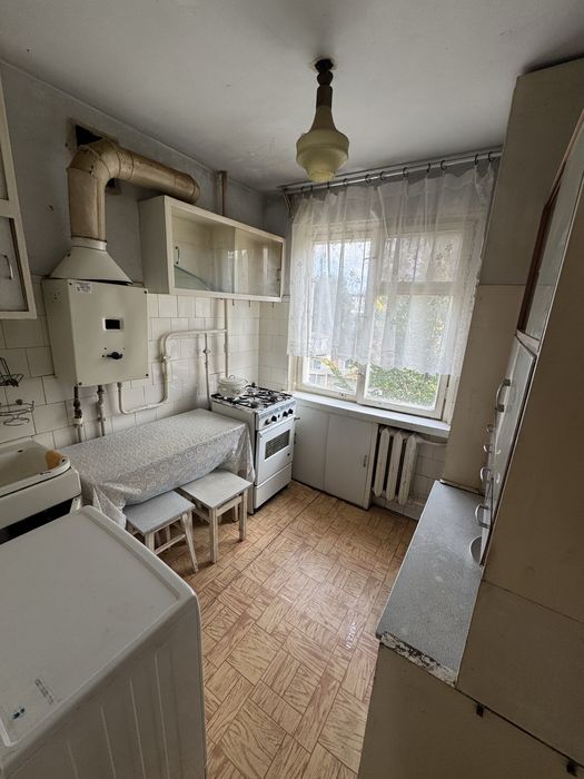 Здається 3 кімнатна рн Цум можна на місяць.