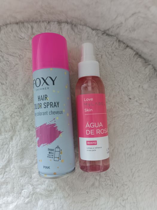 Spray rosa para cabelo e água de rosas.