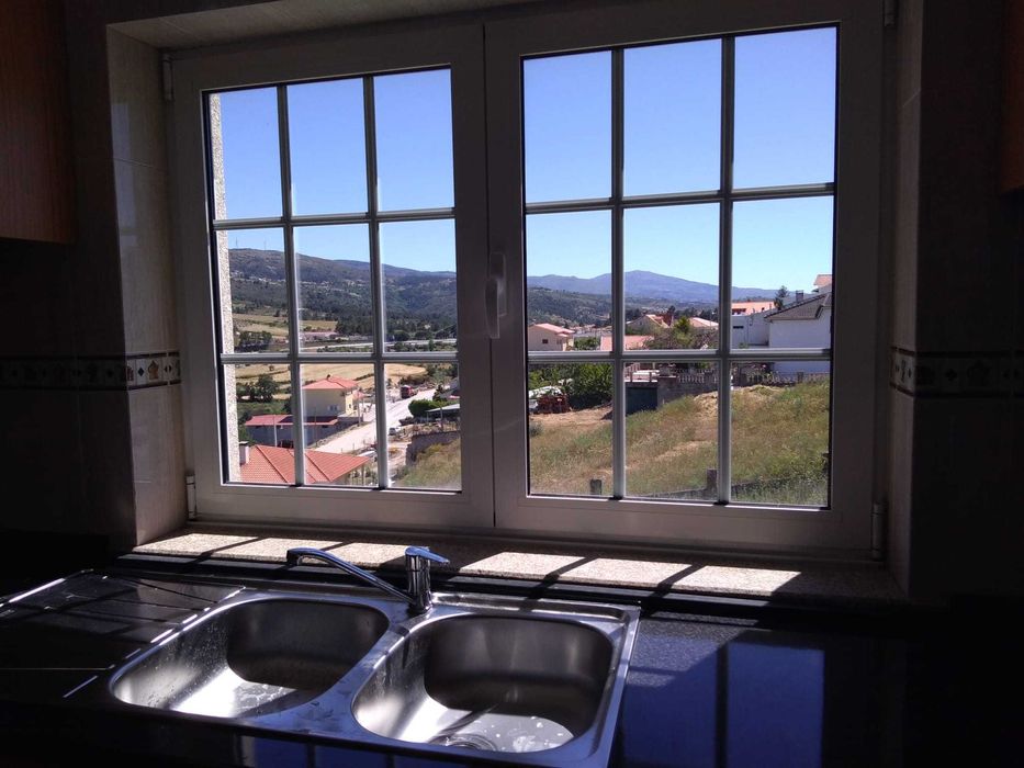 Apartamento T3 em frente ao Jardim Carlos Amaral