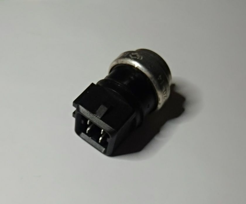 Датчик температуры охлаждающей жидкости  дизель 1,5 dCl