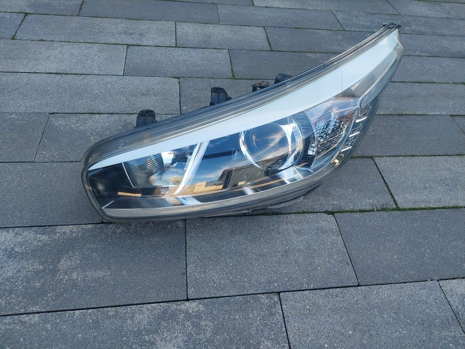 Reflektor lampa przód prawa lewa /europejska/ Kia ceed II 2