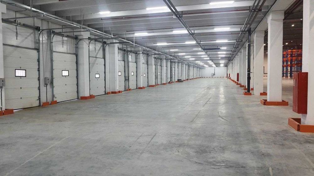 фасадний 4300м2 клас А біля Бориспіль. Мезонін  по 133 грн/м2. Діючий.