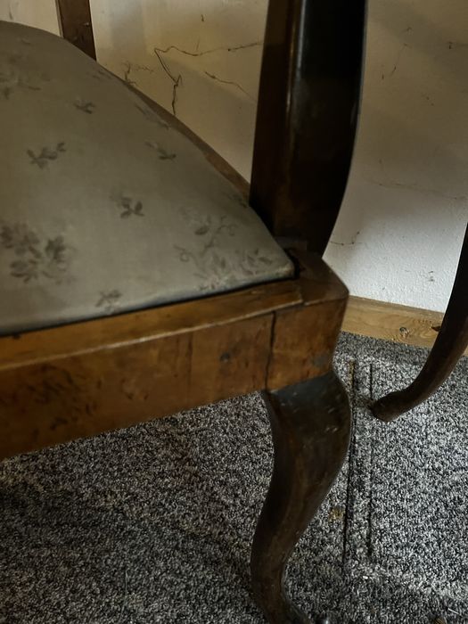 Komplet stół i dwa krzesła do renowacji
