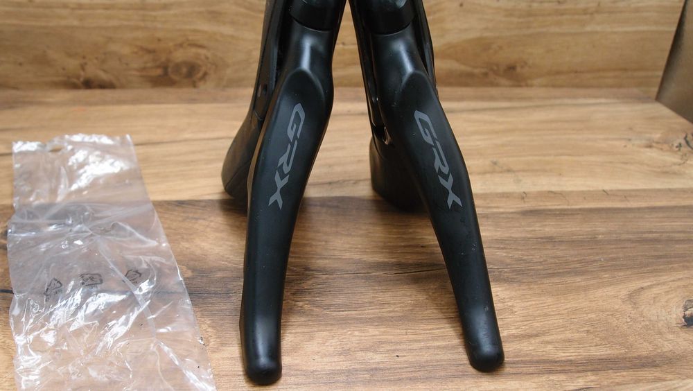 klamkomanetki shimano GRX ST-RX600 plus kable i stopy linek