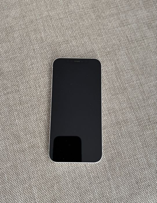 IPhone 12 com 64 GB