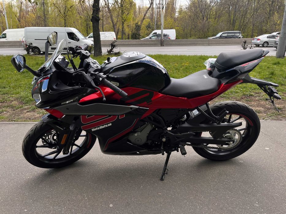 Мотоцикл CFMOTO 250SR LITE
