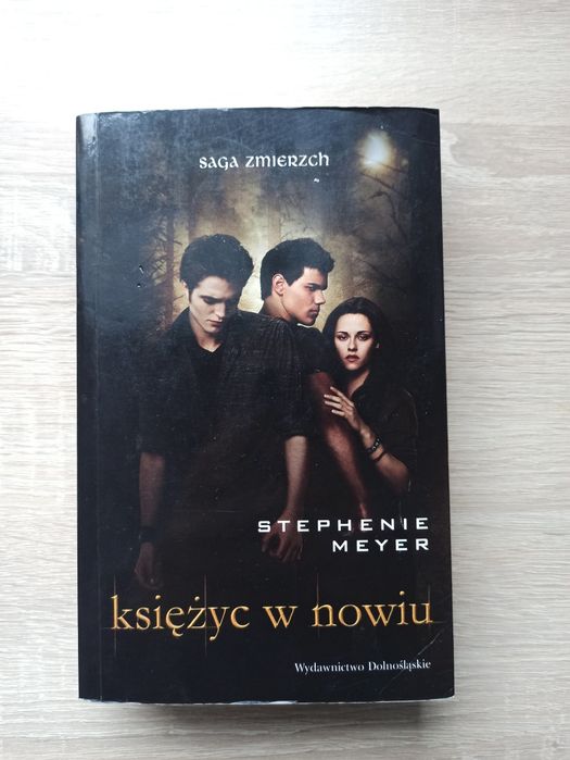 Saga Zmierz, Księżyc w nowiu