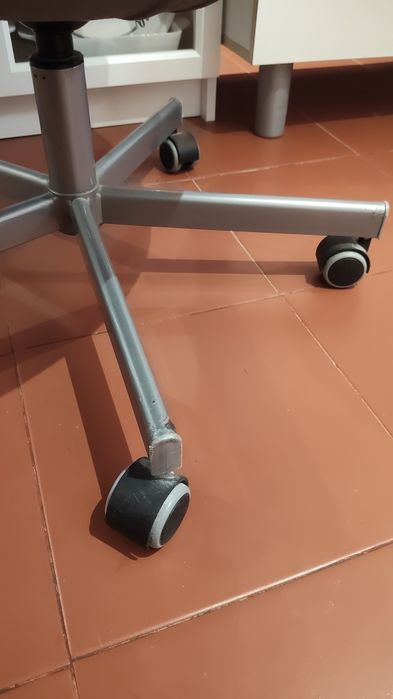 Vendo cadeira- escritório IKEA