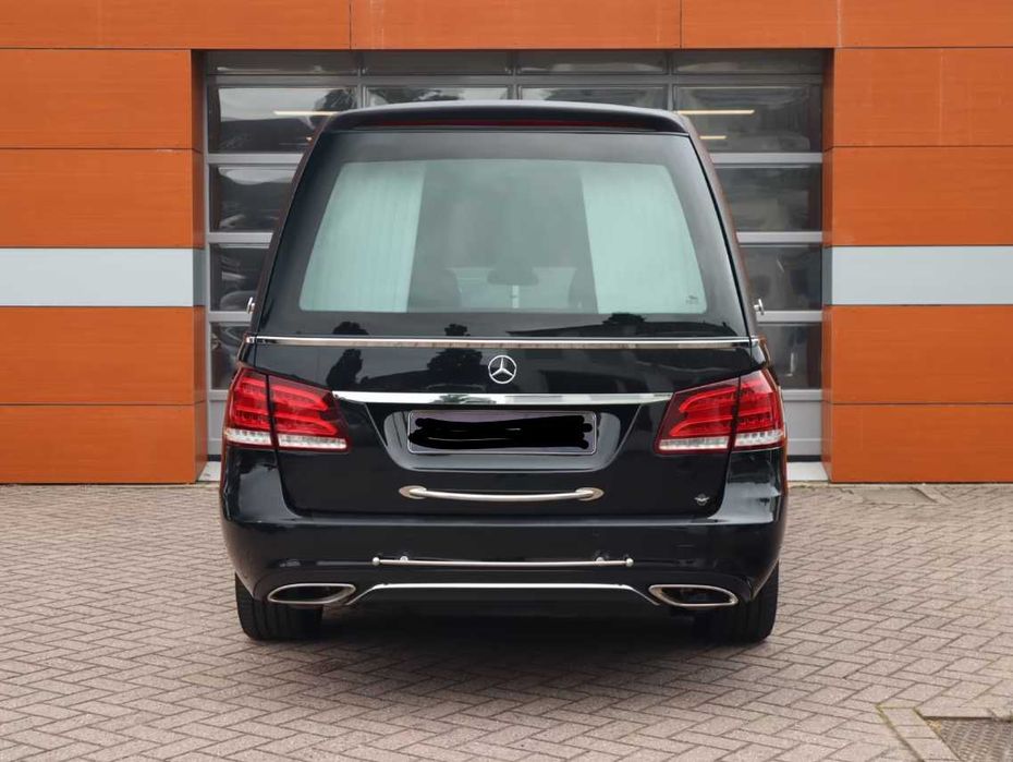 Mercedes-Benz E 200 катафалк
