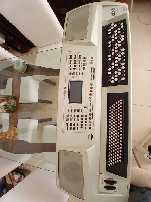 Vendo ketron XD8 a funcionar perfeitamente