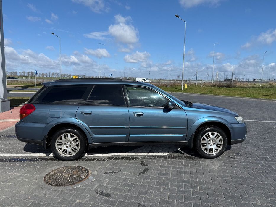 Subaru Outback W moich rekach od 10 lat. RHD - kierownica po prawej stronie ANGLIK