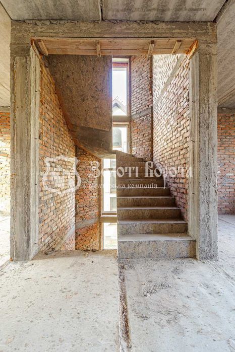 Дуплекс, 3пов. Під ремонт. село Підгірці, Обухівський район