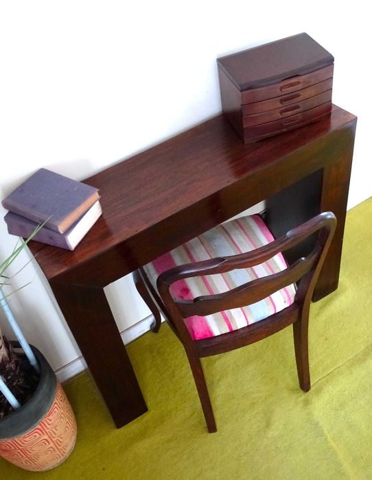 Indyjskie biurko kolonialne z AlmiDecor z litego drewna palisander