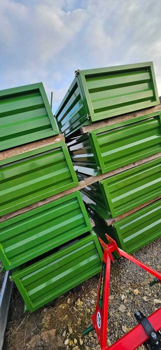 Skrzynia, kosz załadunkowy malowany proszkowo do ciągnika