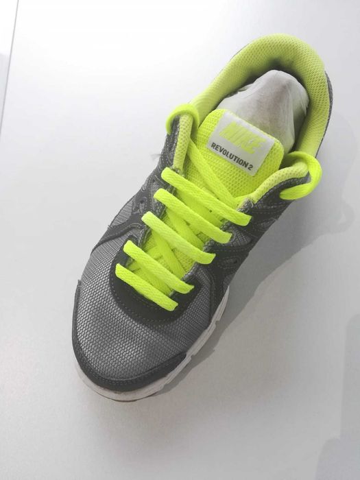 Ténis Nike de mulher, usado, tamanho 37,5