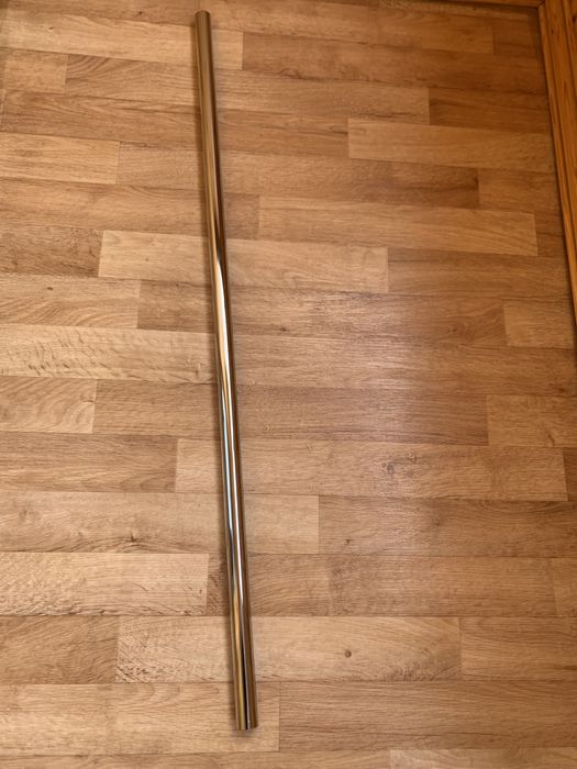 Труба мебельная новая хромированная 1 м, диам 25 мм новая