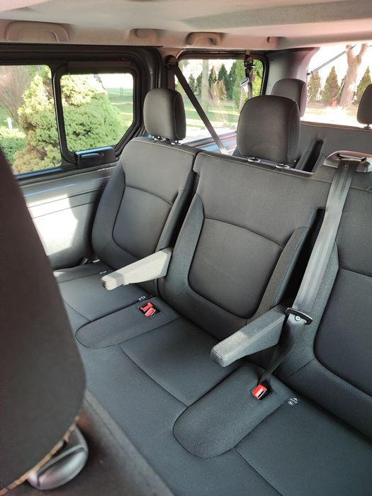 Wynajem busa Renault Trafic