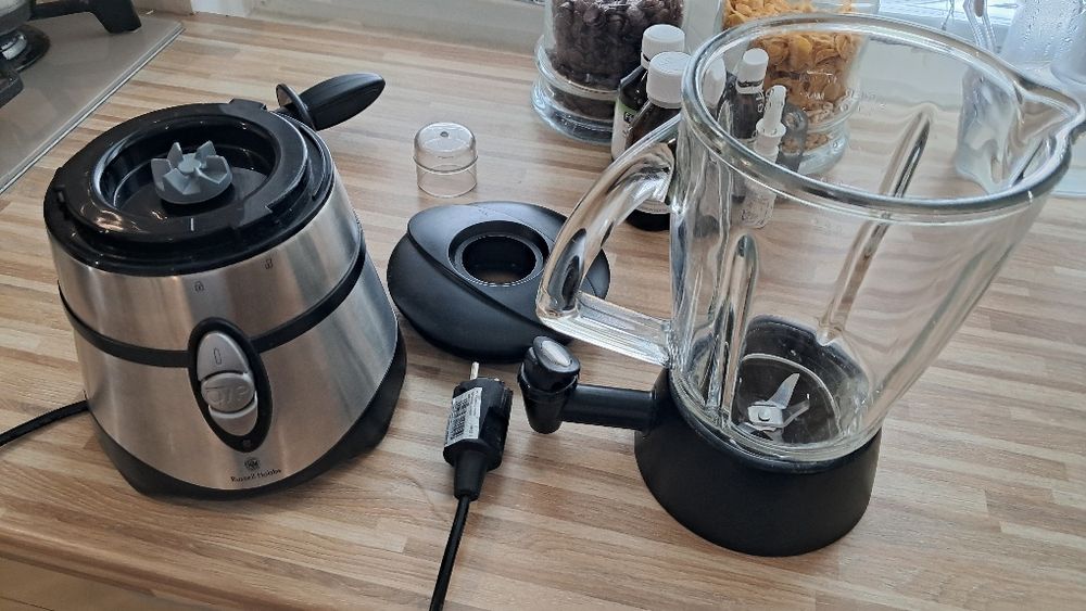 Sokownik Russell Hobbs stan jak nowy.