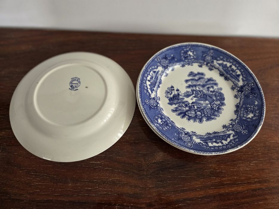 Pratos Sacavém, Estátua azul