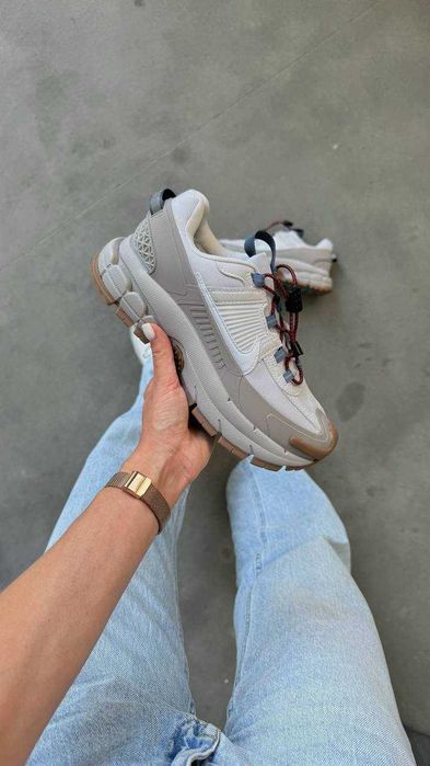 Кросівки Nike Zoom Vomero 5 Roam Premium (36-45)