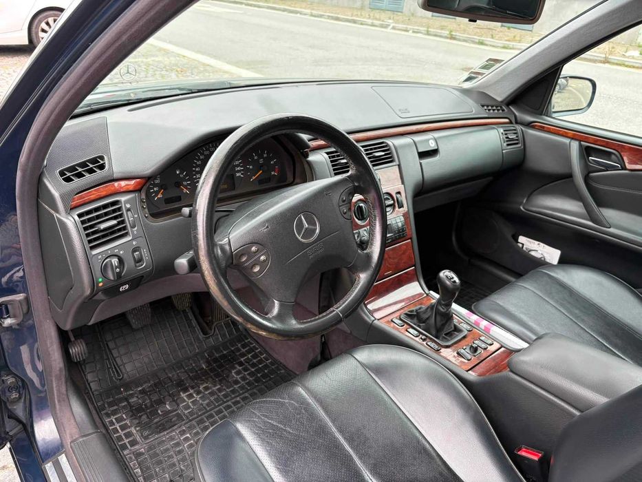 MERCEDES-BENZ E270 CDI ELEGANCE (W210) Diesel Impecável