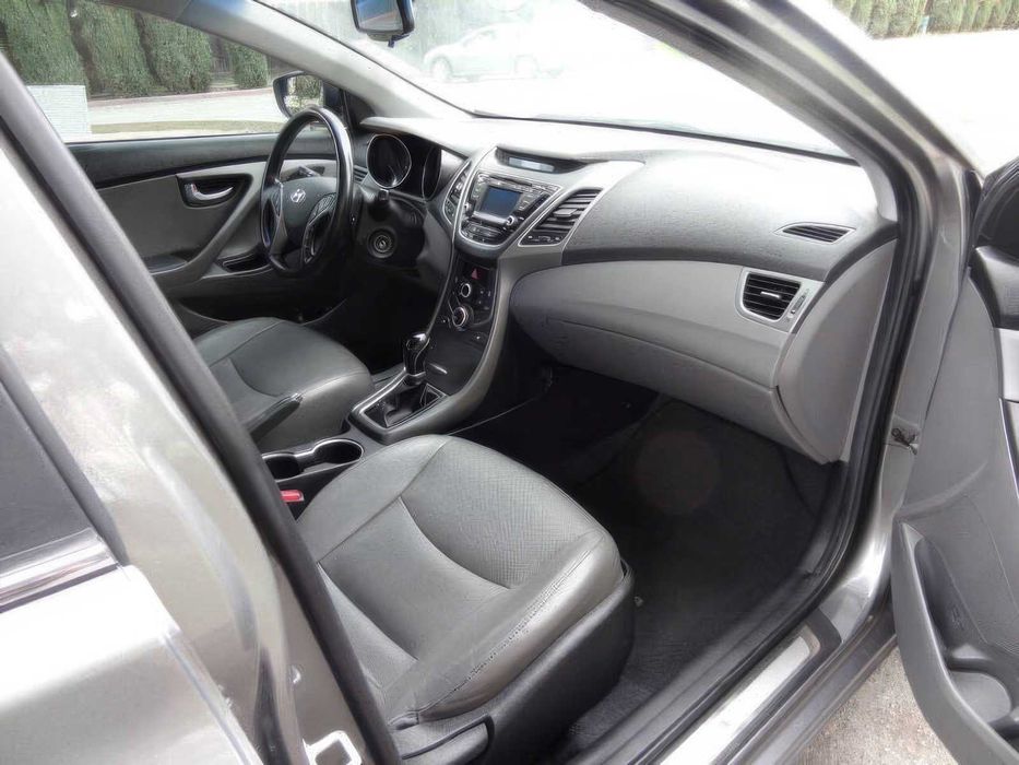 Hyundai Elantra Limited      2014