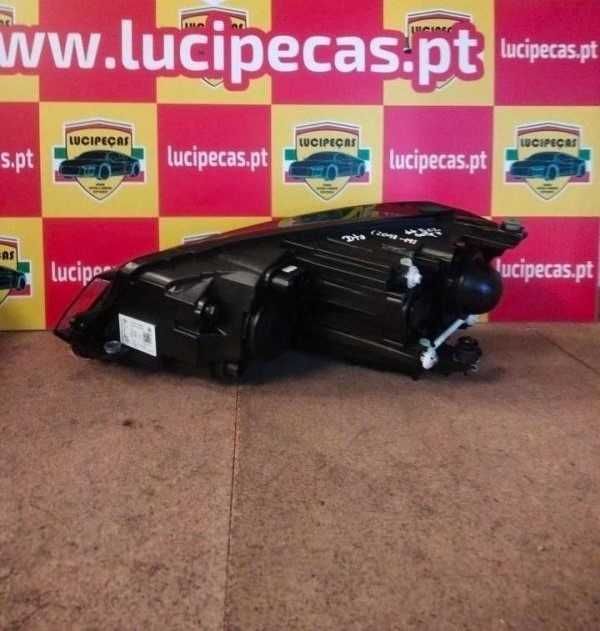 Otica Direita VW Golf VII (12->)