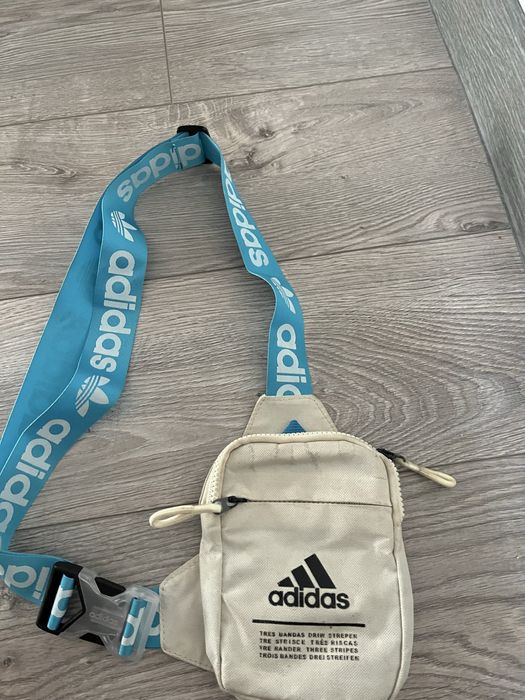 Продам барсетку Adidas, в хорошому стані