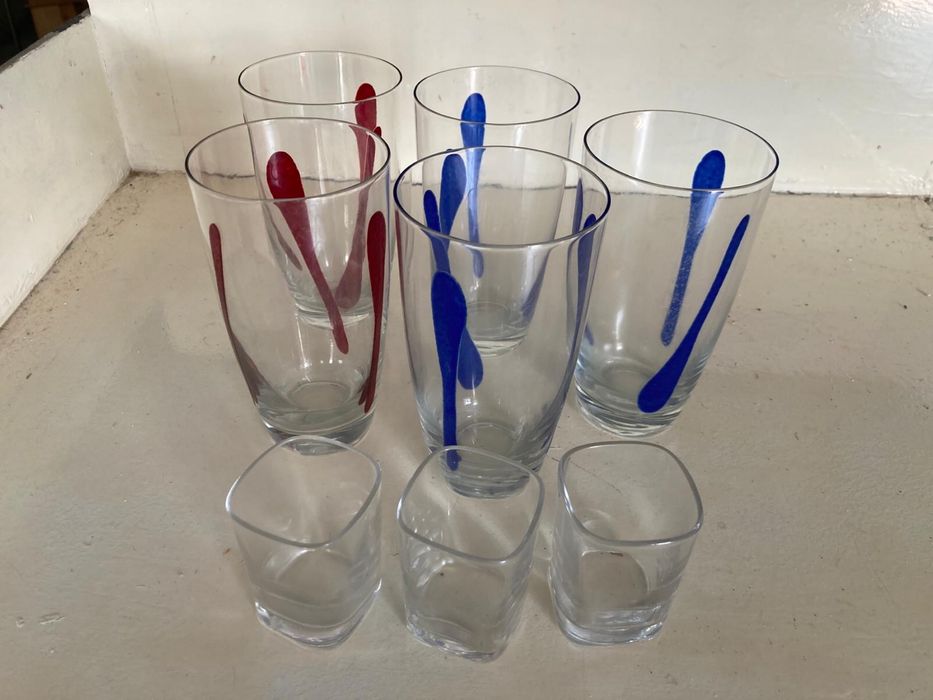 Copos de vidro de agua e shot