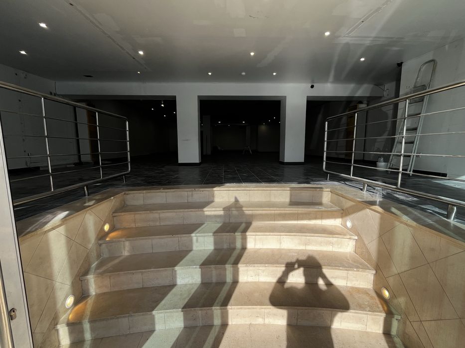 Arrenda-se espaço comercial