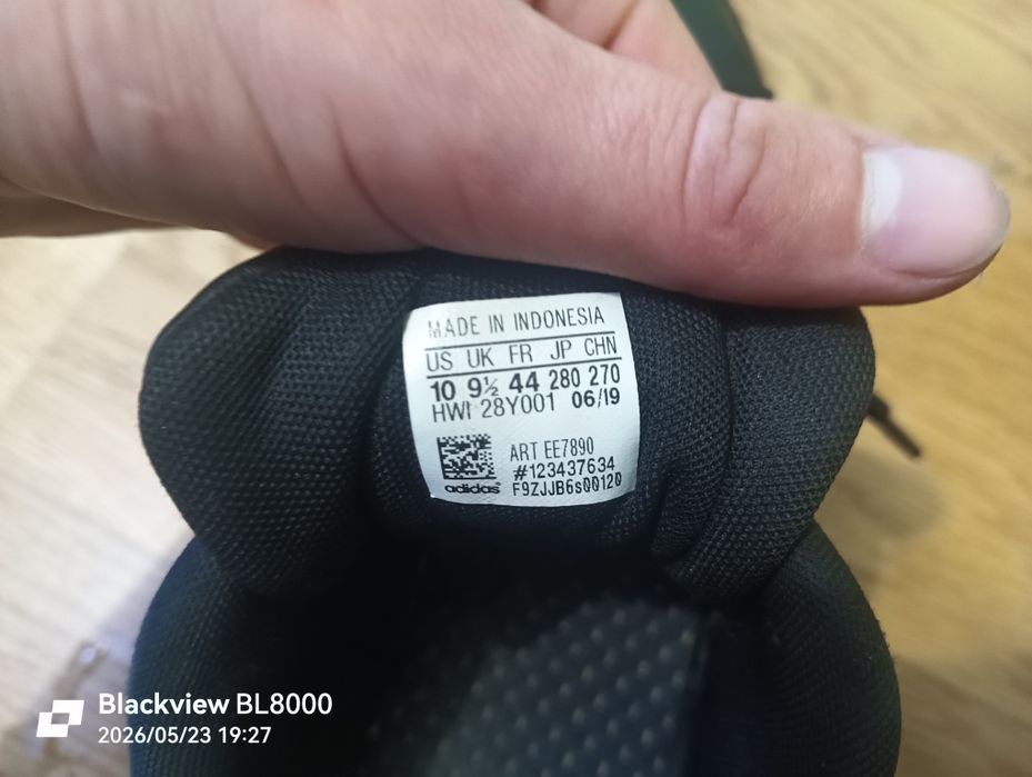 Кросівки шкіряні adidas БУ