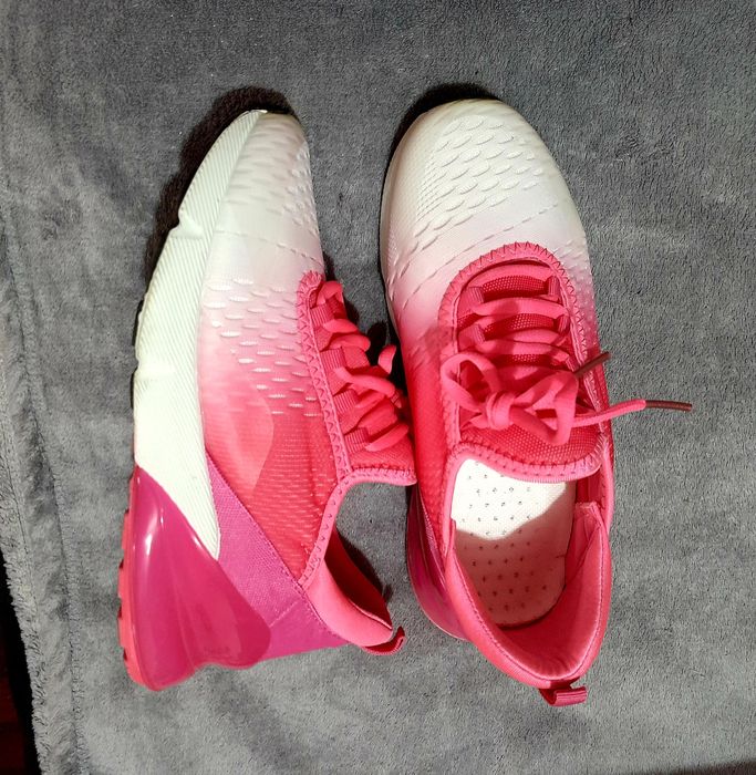 Sapatilhas cor de rosa chok e branco