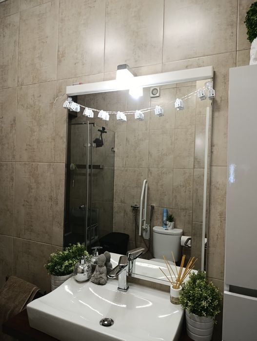 Espelho de casa de banho ótimo estado.