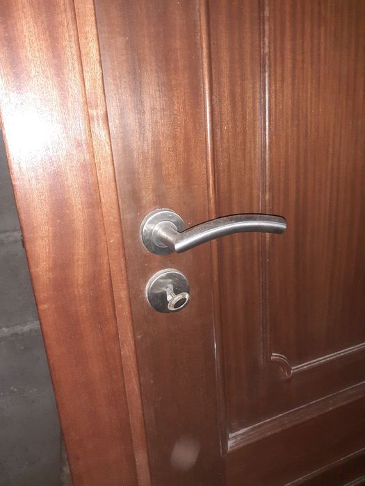 Porta de madeira  em excelente estado