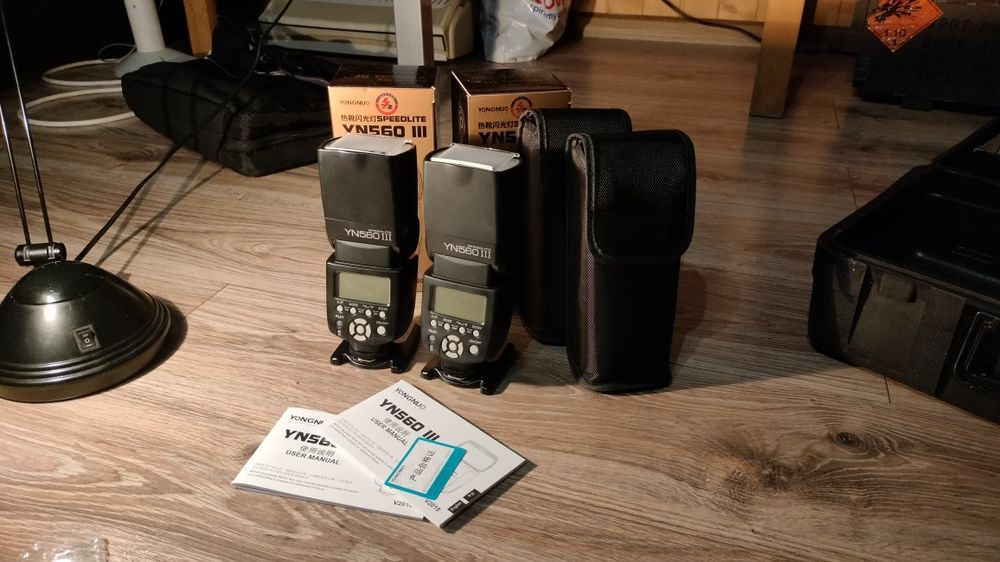 Lampy błyskowe YN560III