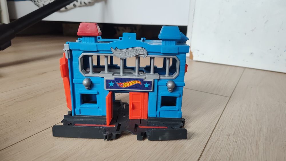 Posterunek policji hot wheels