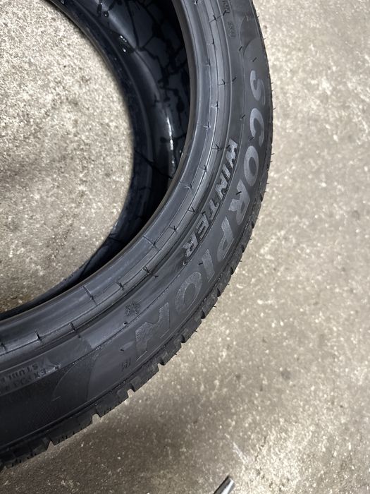 255/45 R20 Pirelli Scorpion Winter