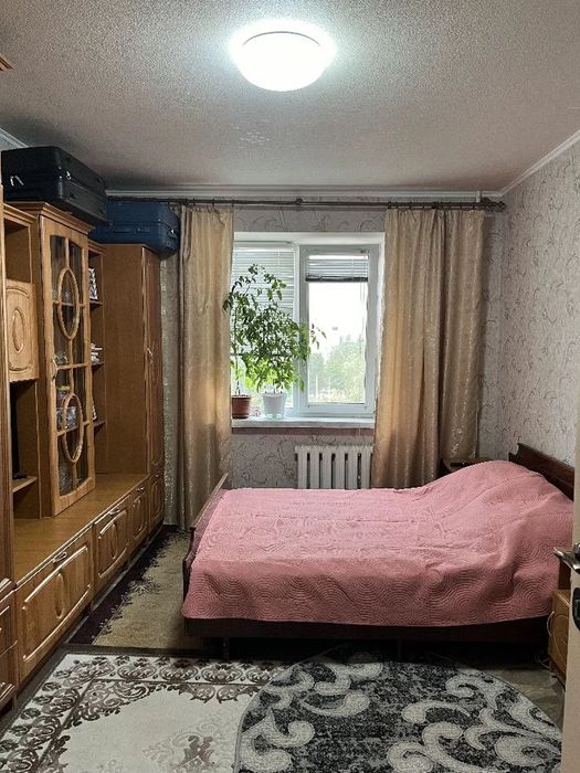 3 - комн. 64 м. кв. 7/9 эт. квартира, район Калиновой. Хорошее состояние.